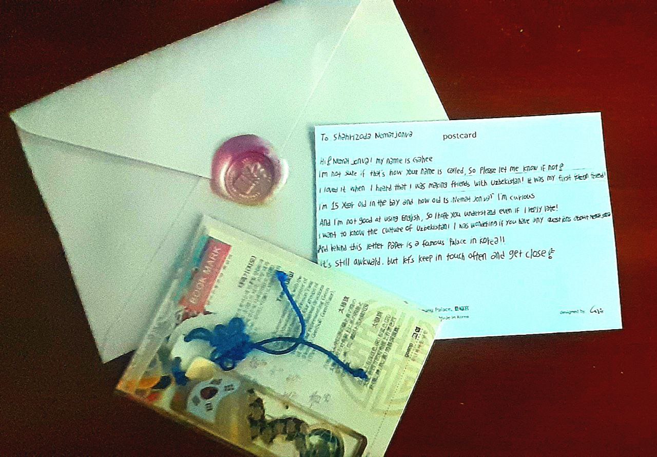 Cultural gift exchange in Samarkand